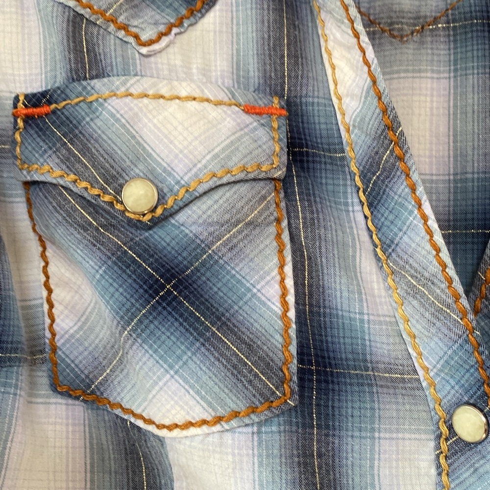 Super cool True Religion Western style plaid shirt with Pearl snaps L but fits M - Picture 3 of 9
